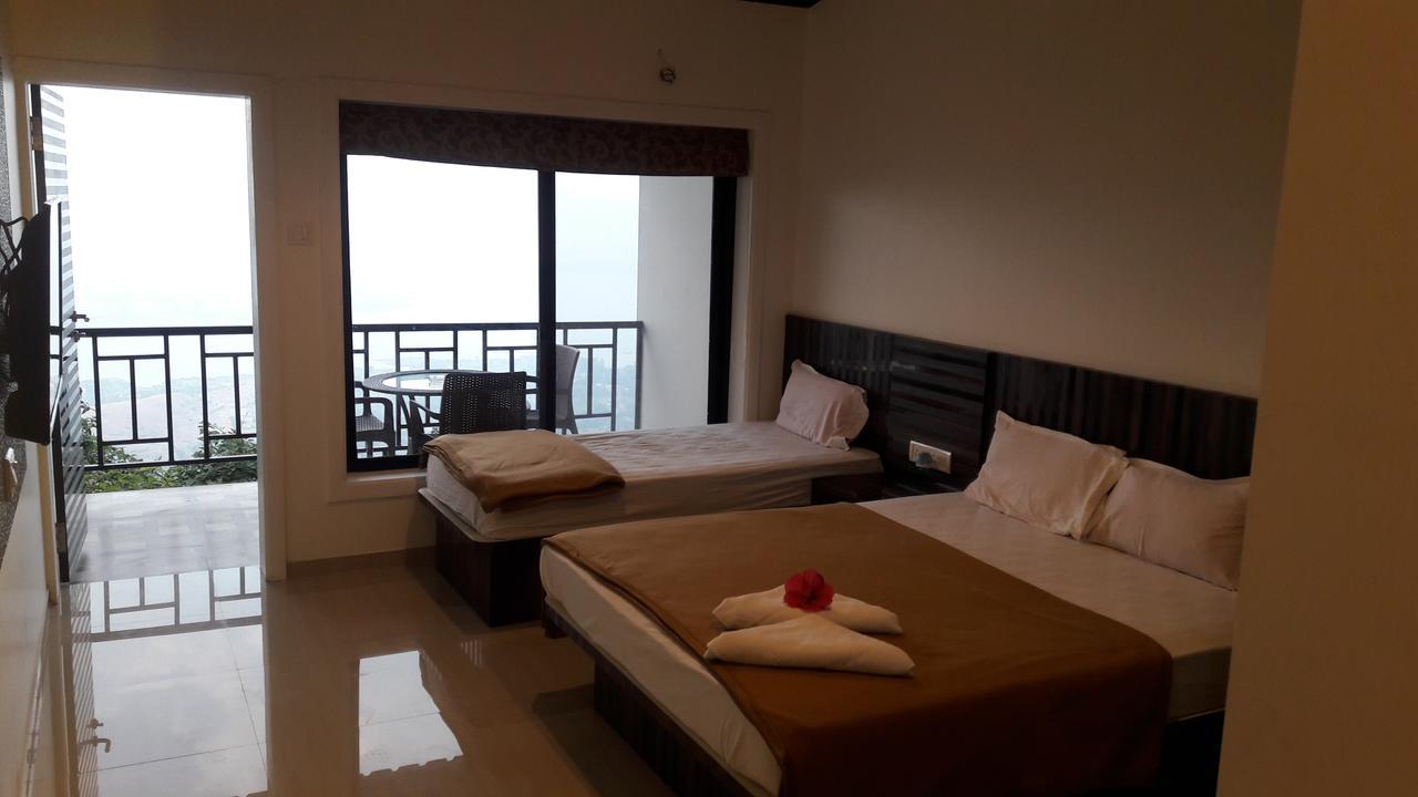 Rainforest Restaurant & Villas Panchgani Buitenkant foto