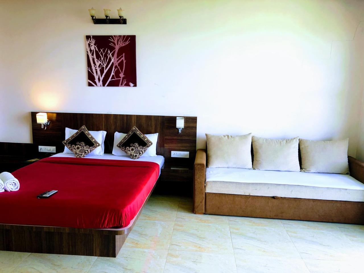 Rainforest Restaurant & Villas Panchgani Buitenkant foto