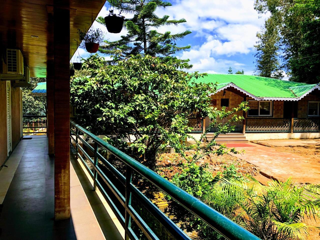 Rainforest Restaurant & Villas Panchgani Buitenkant foto
