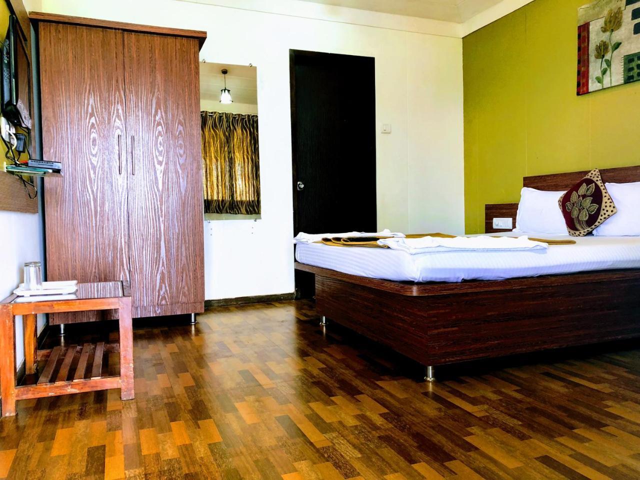 Rainforest Restaurant & Villas Panchgani Buitenkant foto