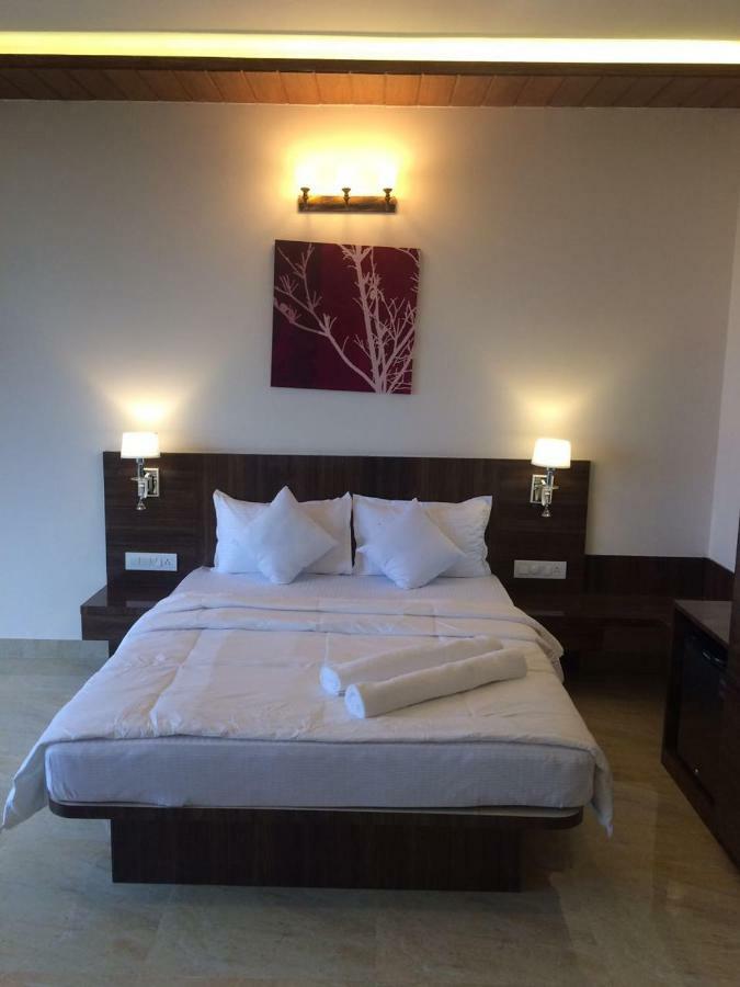 Rainforest Restaurant & Villas Panchgani Buitenkant foto