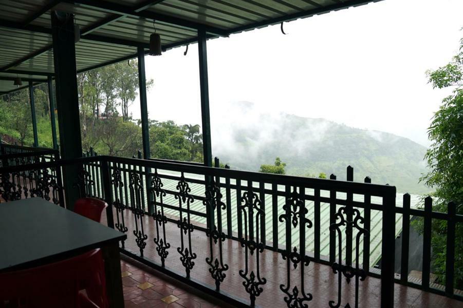 Rainforest Restaurant & Villas Panchgani Buitenkant foto