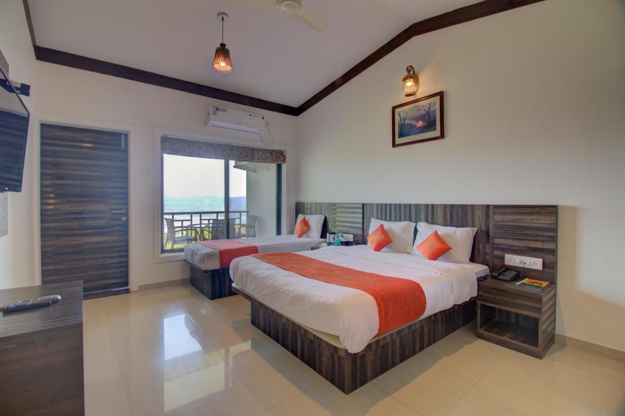 Rainforest Restaurant & Villas Panchgani Buitenkant foto