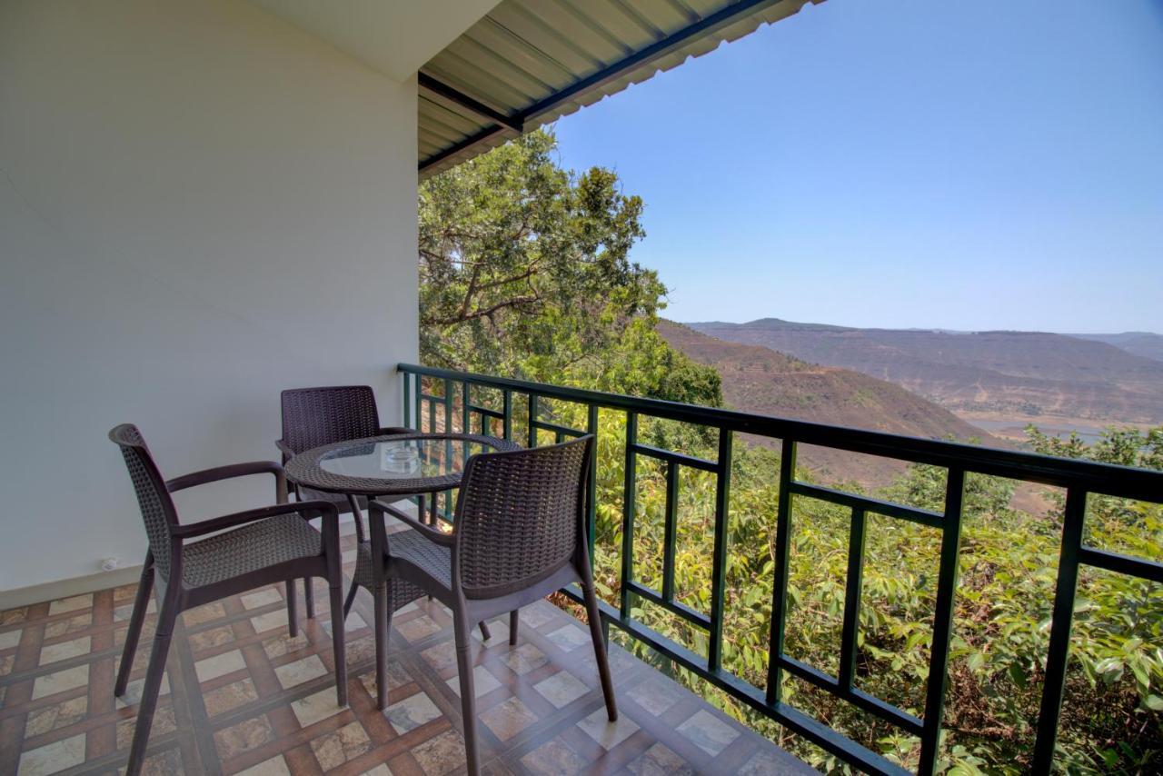 Rainforest Restaurant & Villas Panchgani Buitenkant foto