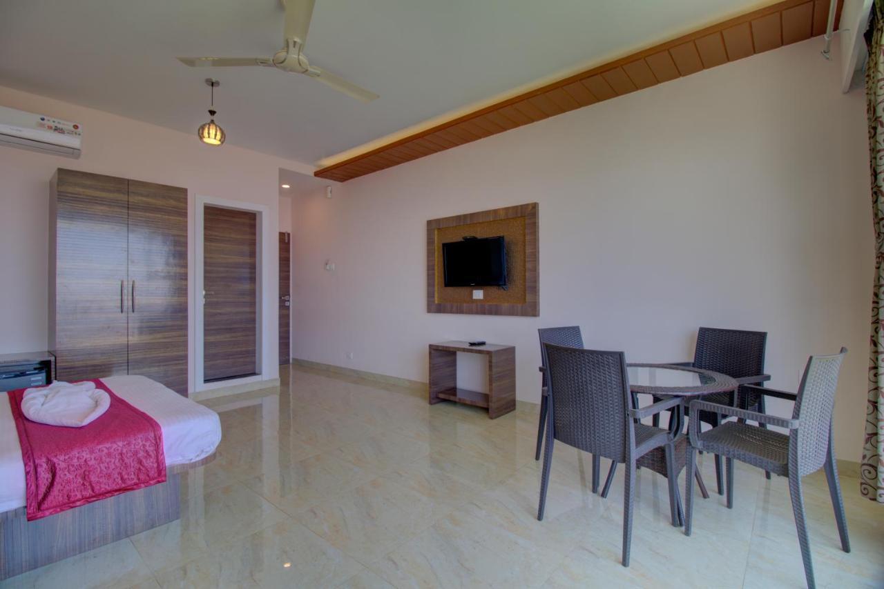 Rainforest Restaurant & Villas Panchgani Buitenkant foto